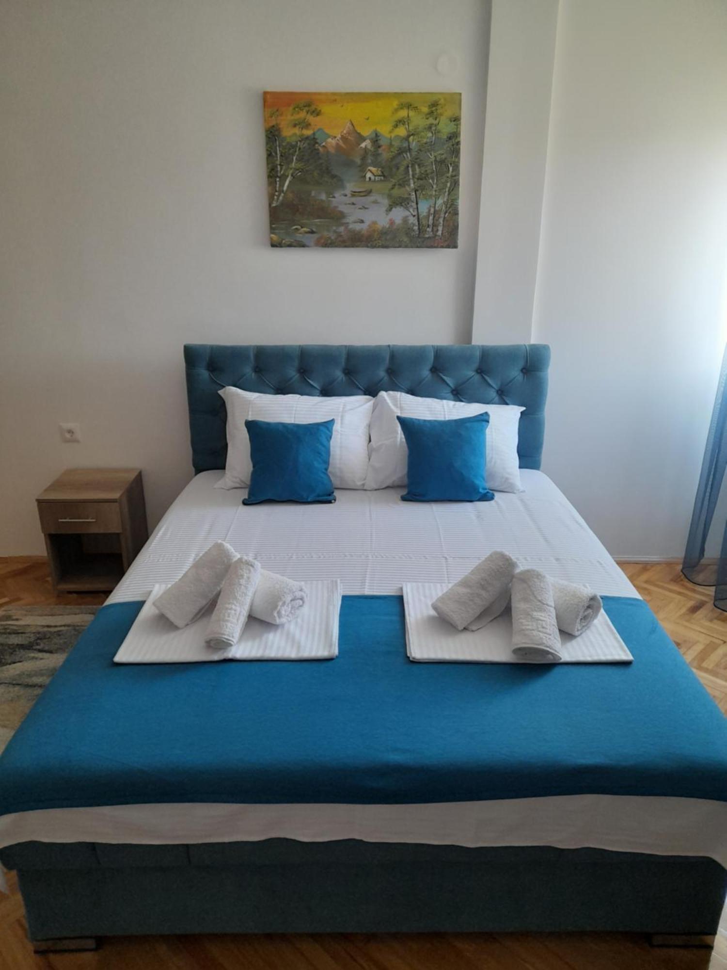 Holiday Apartament Three Nis Exterior photo